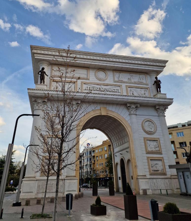 Hotel Macedonia Square Skopje Exteriör bild