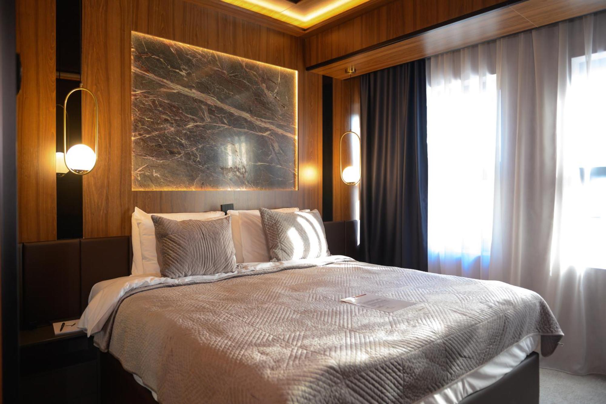 Hotel Macedonia Square Skopje Exteriör bild